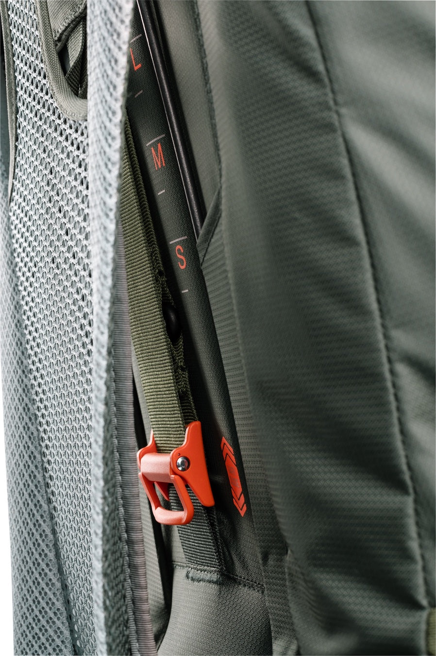 Deuter Futura Air Trek 60+10 Pack 7